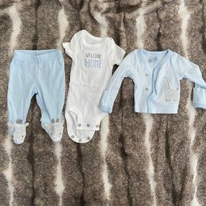 Preemie boys take home outfit